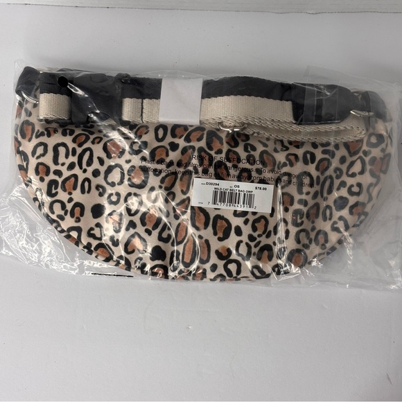 NEW BRIGHTON Wild Cat Leopard Crossbody Belt Bag Fanny Back Casual Sporty - Picture 2 of 6